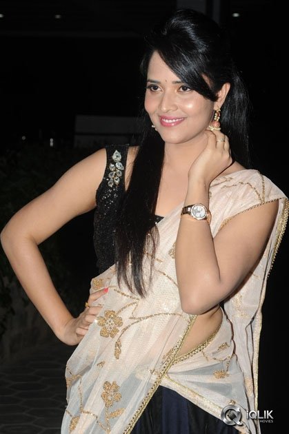Anasuya-at-Mosagallaku-Mosagadu-Movie-Audio-Launch